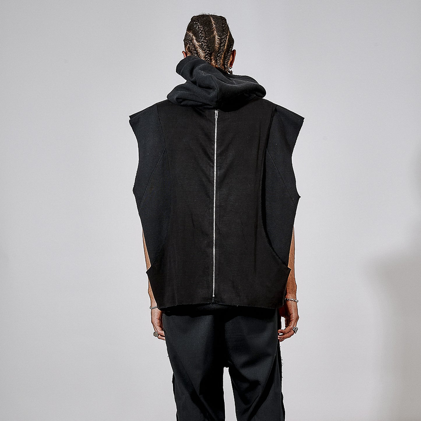 FAQTORY SLEEVELESS HOODIE